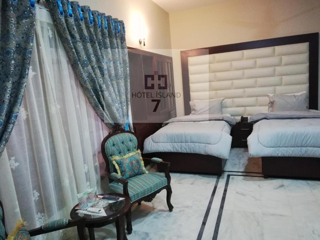 Hotel 7Island Karaczi Zewnętrze zdjęcie