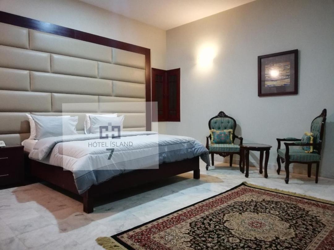 Hotel 7Island Karaczi Zewnętrze zdjęcie