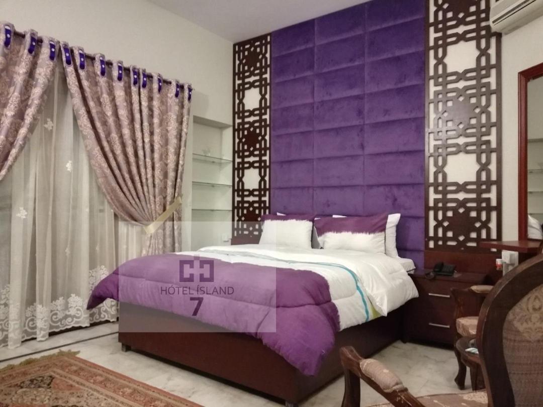 Hotel 7Island Karaczi Zewnętrze zdjęcie