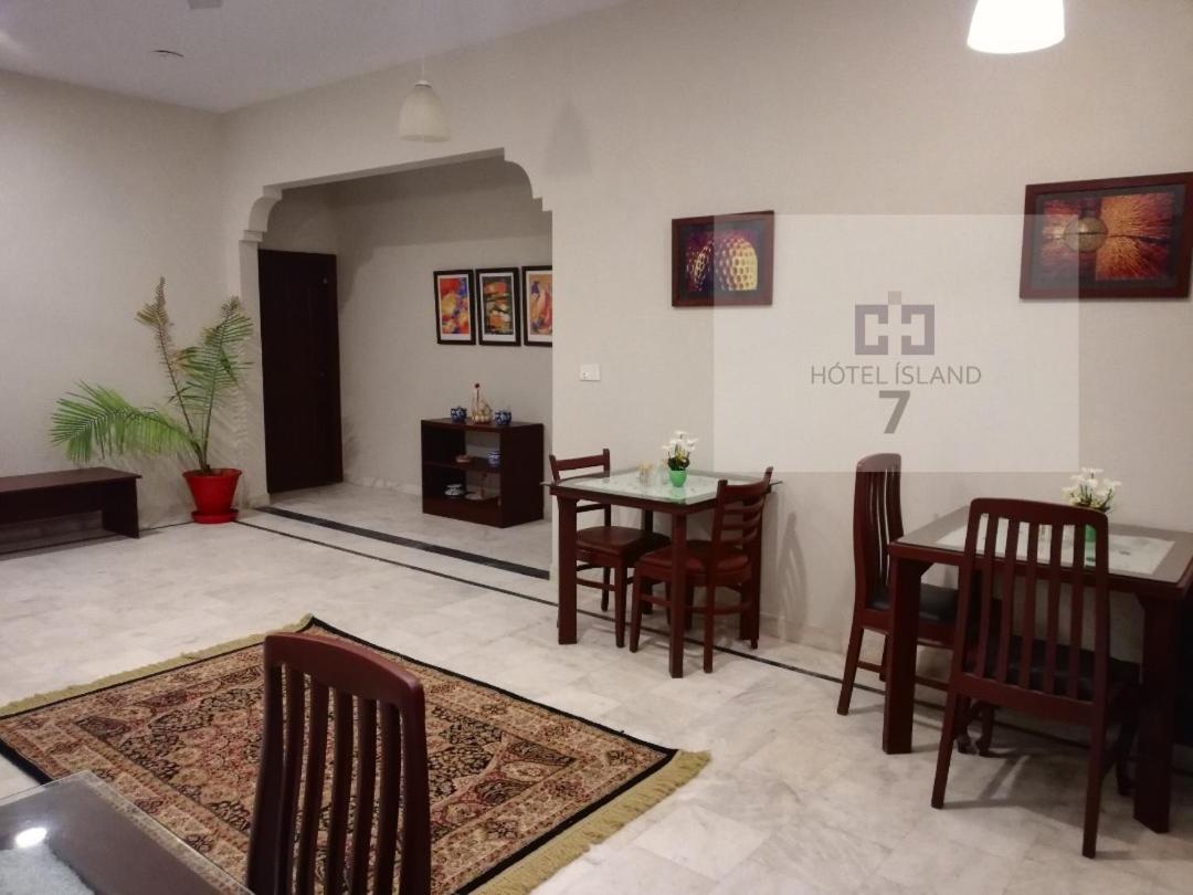 Hotel 7Island Karaczi Zewnętrze zdjęcie